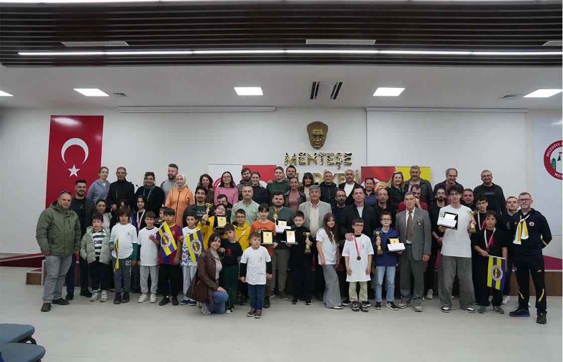 MENTEŞE’DE 23 NİSAN SATRANÇ TURNUVASI İLE KUTLANDI.