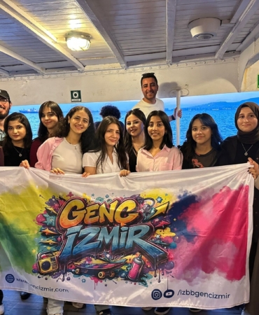 Genç İzmir gönüllüleri1