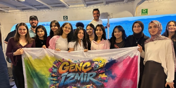 Genç İzmir gönüllüleri1