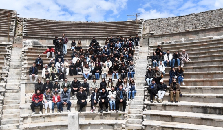 Üniversite öğrencilerine Bergama ve Ödemiş gezisi1