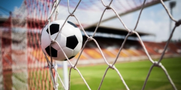 wsi-imageoptim-wsi-imageoptim-0-soccer-into-goal-success-concept-min-scaled-1